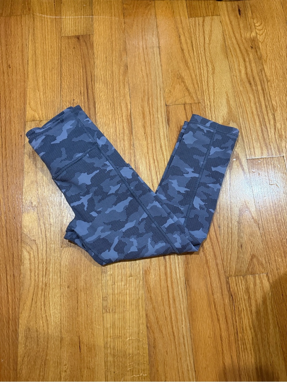 Athleta Ultimate Stash Pocket Textured Camo Capri XS